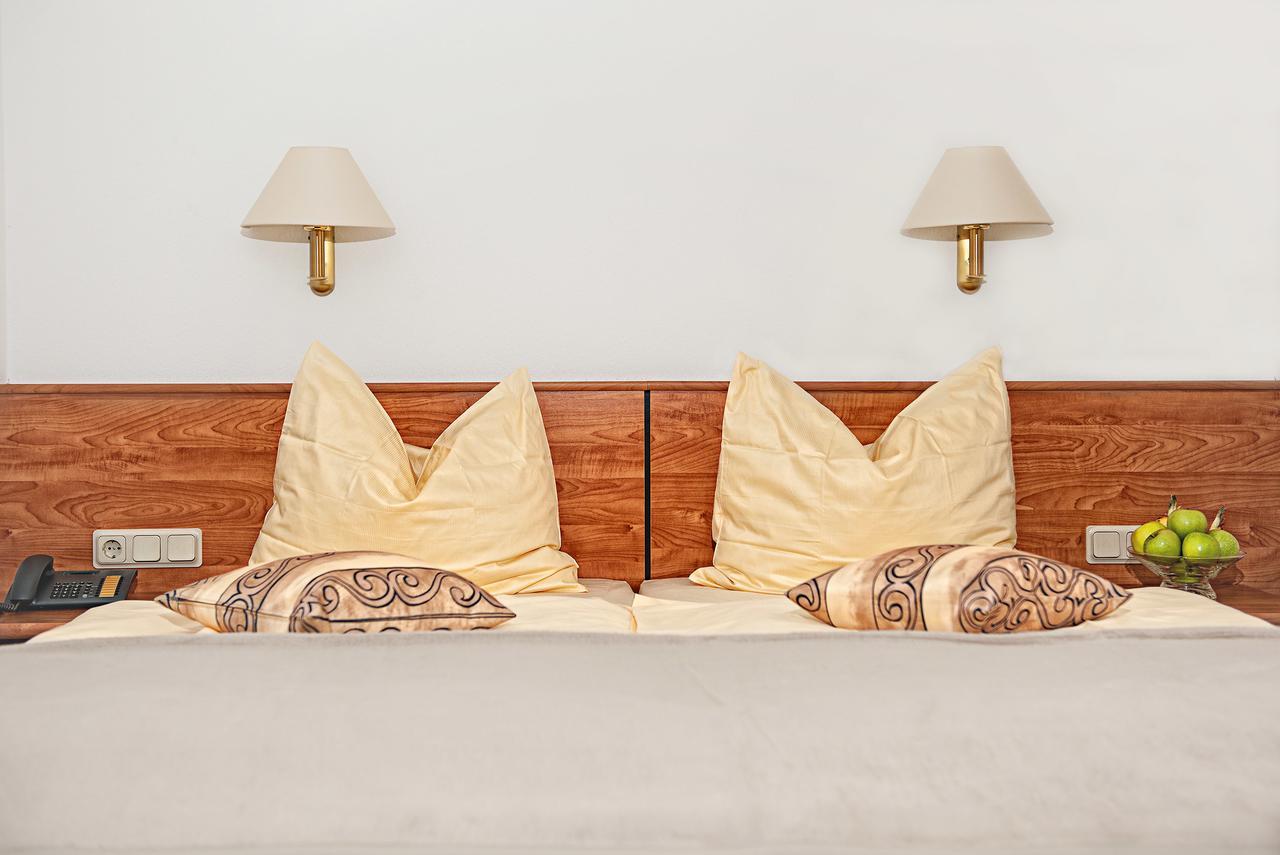 Hotel & Restaurant Zum Hirsch Romhild Room photo